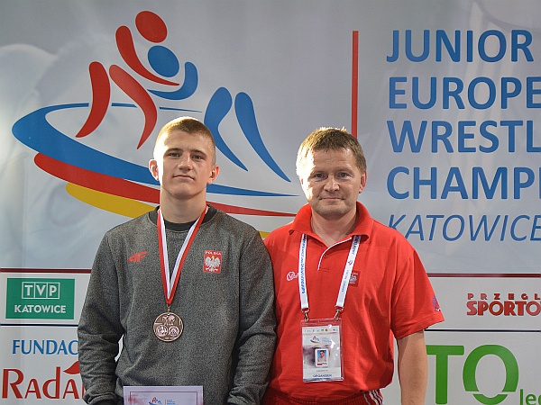 Mistrzostwa Europy Juniorów - Katowice 2014 :: Kamil Rybicki z trenerem Arturem Albinowskim