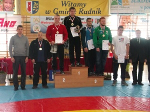 Międzynardowe Mistrzostwa Polski Juniorów i Kadetów - Brzeźnica 2014 - Mateusz Rywacki na drugim stopniu podium
