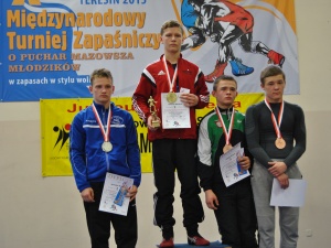 X Międzynarodowy Turniej Zapaśniczy o Puchar Mazowsza Młodzików - Teresin 2015 - Mateusz Selerski na najwyższym stopniu podium