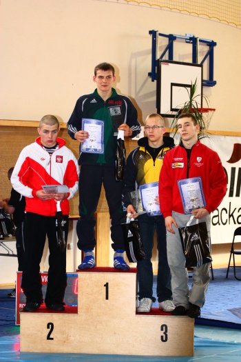 Mariusz Zdanowski na najwyższym stopniu podium.
