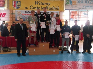 Międzynardowe Mistrzostwa Polski Juniorów i Kadetów - Brzeźnica 2014 - Konrad Króliczak na trzecim stopniu podium