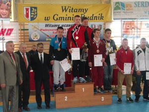 Międzynardowe Mistrzostwa Polski Juniorów i Kadetów - Brzeźnica 2014 - Kamil Rybicki na najwyższym stopniu podium
