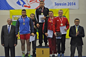 Mistrzostwa Polski Juniorów w zapasach w stylu wolnym - Mateusz Rywacki na trzecim stopniu podium
