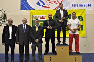 Mistrzostwa Polski Juniorów w zapasach w stylu wolnym - Ryszard Niedźwiedzki na najwyższym stopniu podium