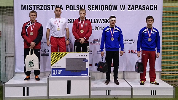 Mistrzostwa Polski Seniorów - Solec Kujawski 2014 :: Paweł Albinowski na drugim stopniu podium