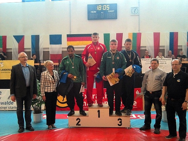 Międzynarodowy Turniej Kadetów -  Luckenwalde 2014 :: Karol Turczyński na najwyższym stopniu podium