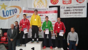 Puchar Polski Juniorów i Kadetów w zapasach w stylu wolnym - Kraśnik 2014 - Michał Szymański na drugim stopniu podium