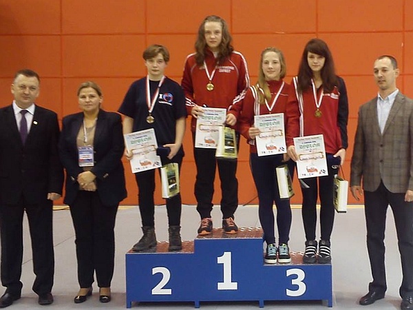 Puchar Polski Kadetek w zapasach kobiet - Natalia Teresiak na trzecim stopniu podium