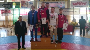 Międzynarodowe Mistrzostwa Polski Juniorów i Kadetów - Brzeźnica 2015 - Kamil Rybicki na najwyższym stopniu podium
