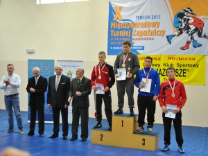 X Międzynarodowy Turniej Zapaśniczy o Puchar Mazowsza Młodzików - Teresin 2015 - Hubert Antolak na drugim stopniu podium